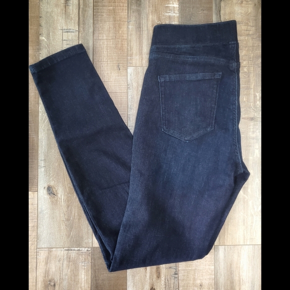 NWT Dark Wash Pull On Jegging - Picture 2 of 7
